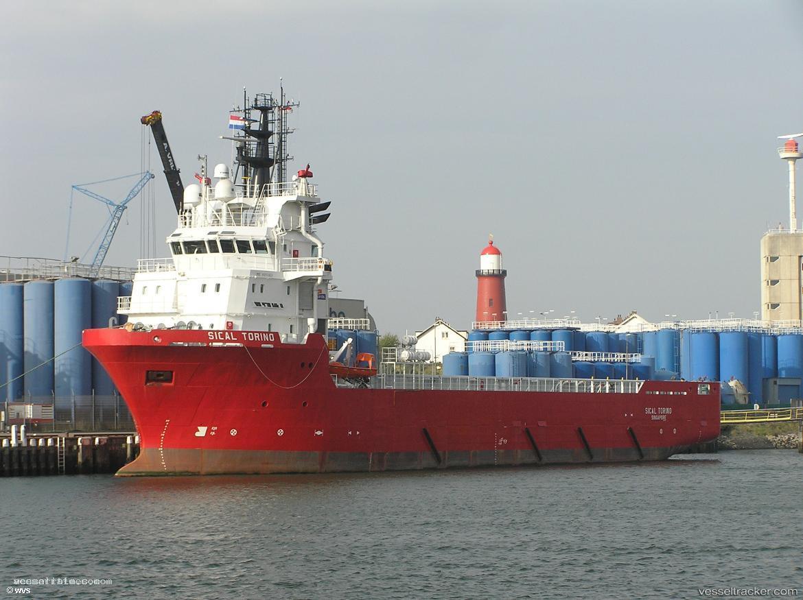 Swan - Offshore Tug Supply Ship vessel registered in Saint Vincent and the Grenadines