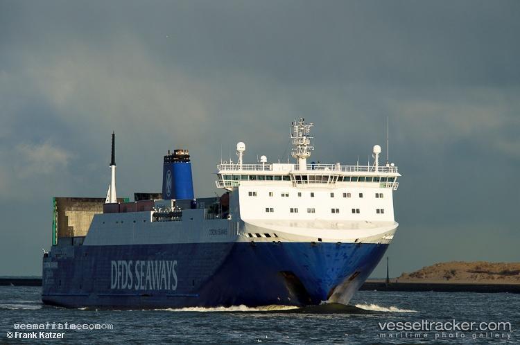 Corona-Sea - Vehicles Carrier vessel registered in Portugal