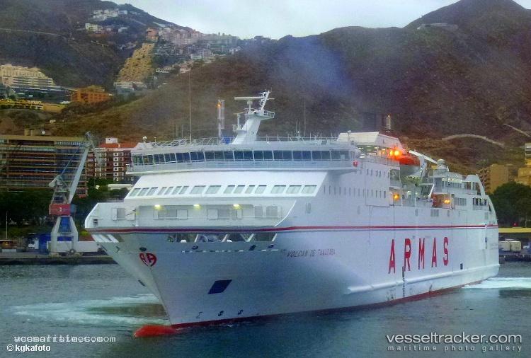 Volcan-De-Tamadaba - Passenger Ro Ro Cargo Ship vessel registered in Spain