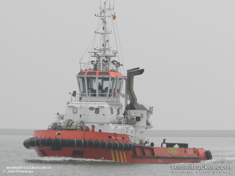 Red-Wolf - Tug vessel registered in Cyprus