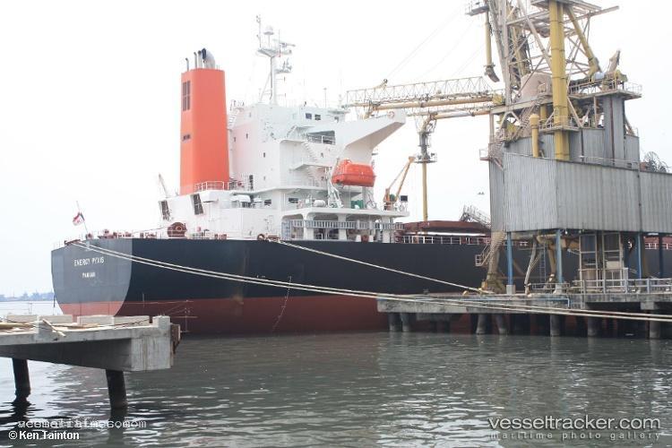 Leni - Bulk Carrier vessel registered in Marshall Islands