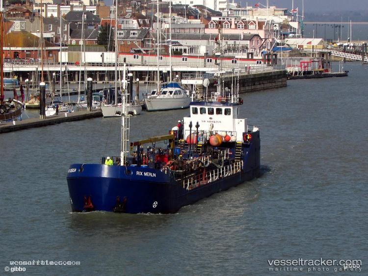 Rix-Merlin - Oil Products Tanker vessel registered in United Kingdom