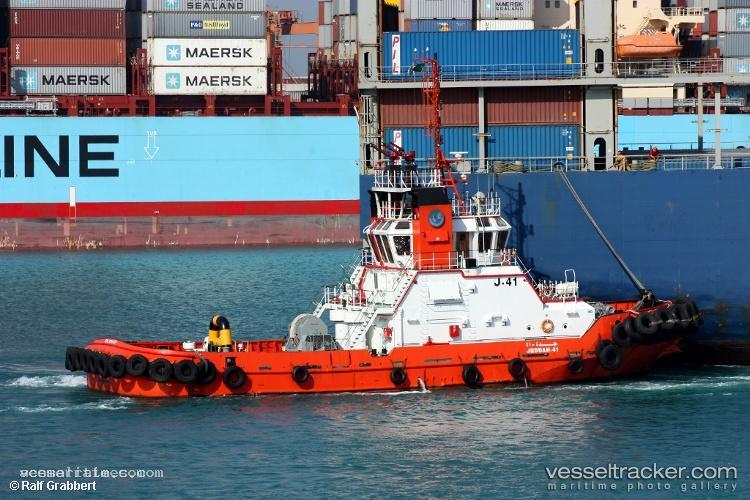 Jeddah-41 - [tug.fire_fighting_tug]
