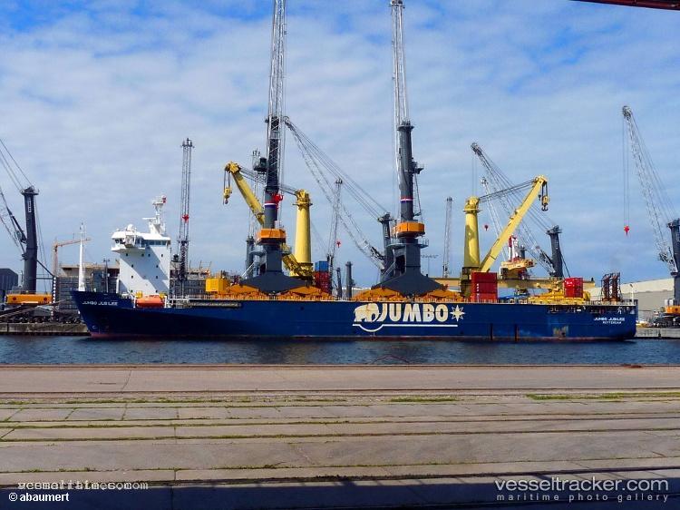 Jumbo-Jubilee - Heavy Load Carrier vessel registered in Netherlands