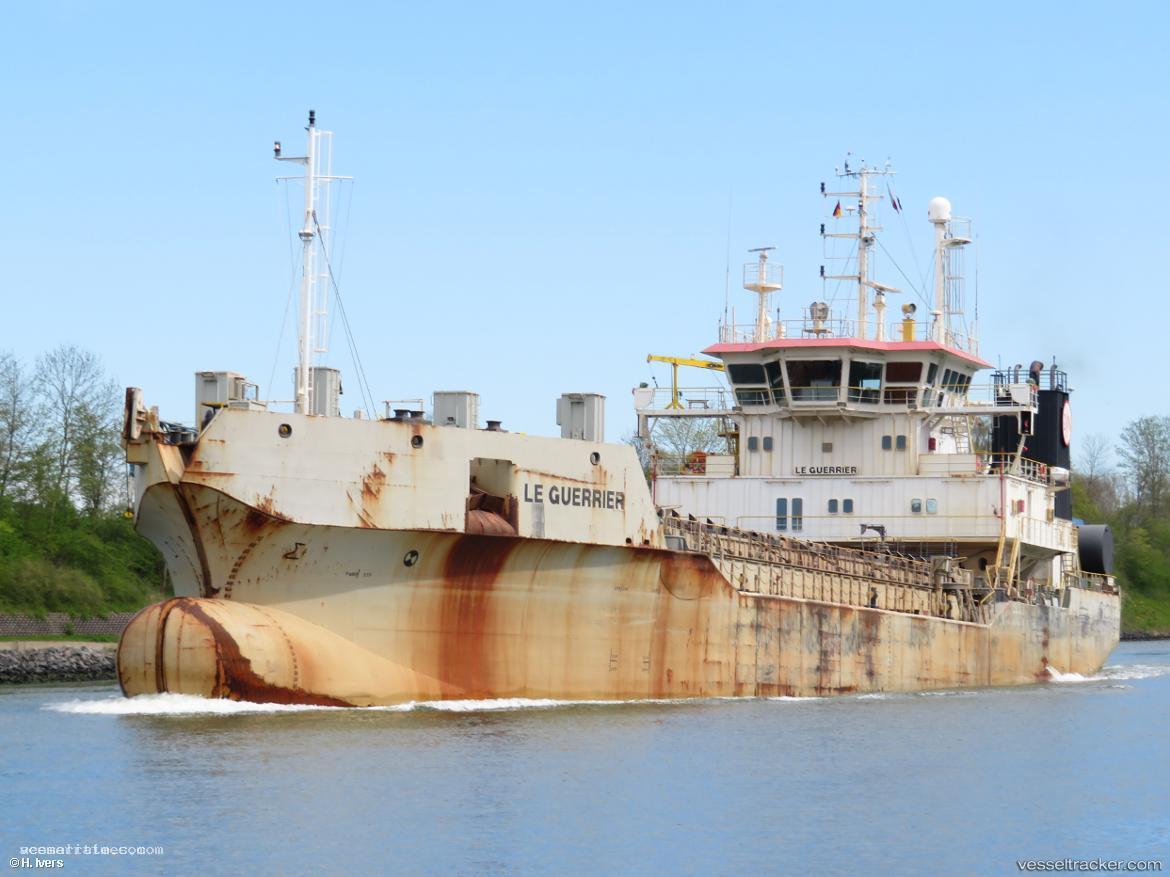 Le-Guerrier - Dredger vessel registered in Luxembourg