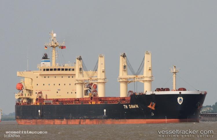 Tn-Dawn - Bulk Carrier vessel registered in Marshall Islands
