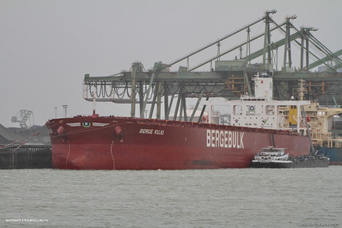 Hedkuju - Ore Carrier vessel registered in United Kingdom