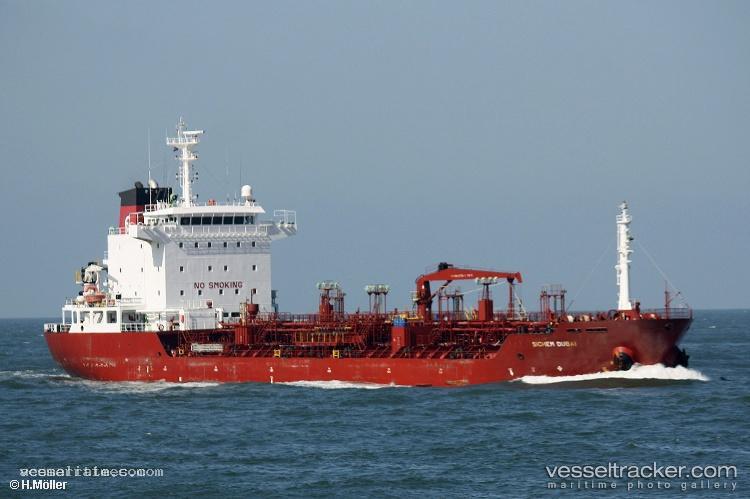 Longhung-5 - Oil Products Tanker vessel registered in Panama