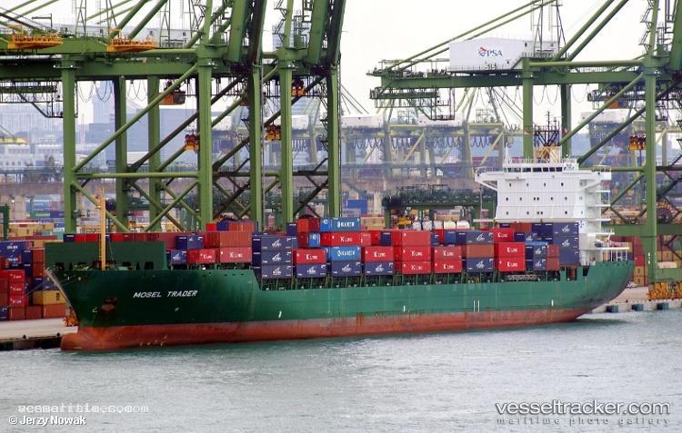 Esl-Dubai - Container Ship vessel registered in Portugal