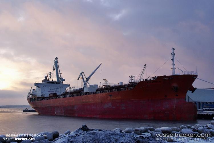 Mtm-Hamburg - Chemical Oil Products Tanker vessel registered in Singapore