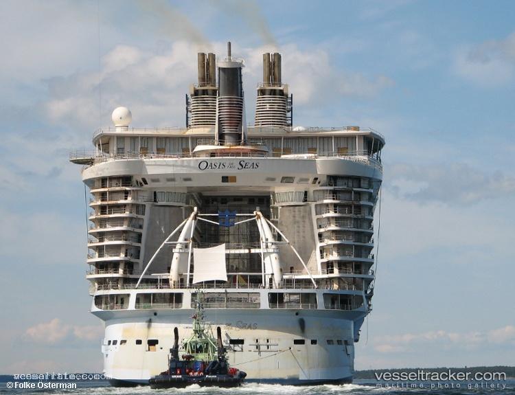 Oasis-Of-The-Seas - Cruise Ship vessel registered in Bahamas