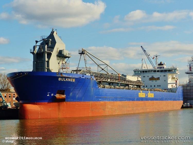 Bulknes - Self Discharging Bulk Carrier vessel registered in Antigua and Barbuda