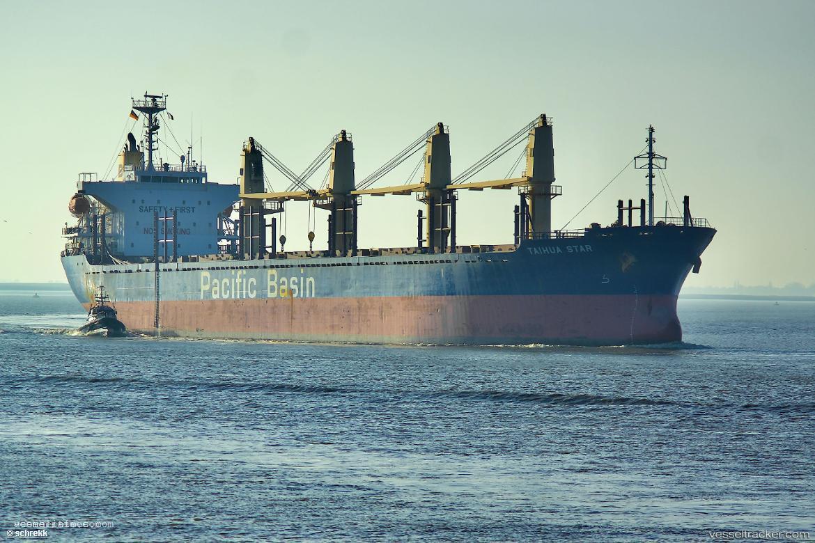 Taihua-Star - Bulk Carrier vessel registered in Hong Kong