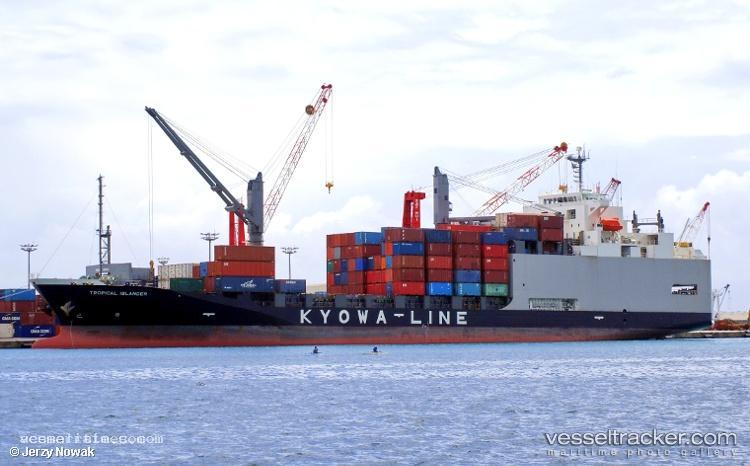 Tropical-Islander - General Cargo Ship vessel registered in Japan