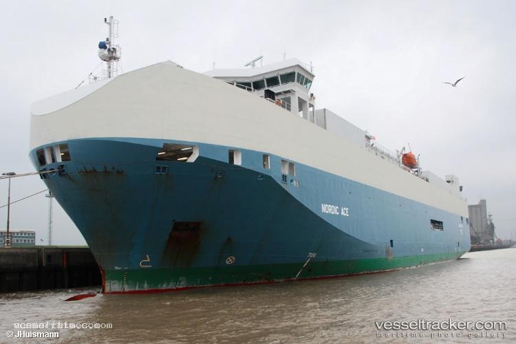Nordic-Ray - Vehicles Carrier vessel registered in Bahamas