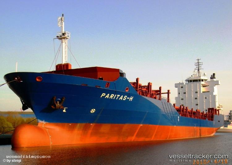 Funchalense-5 - Container Ship vessel registered in Portugal