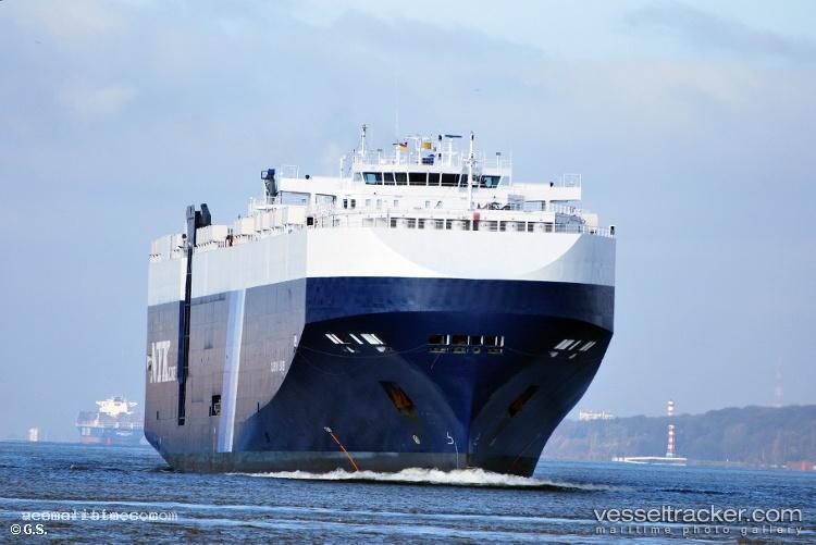 Guardian-Leader - Vehicles Carrier vessel registered in Bahamas