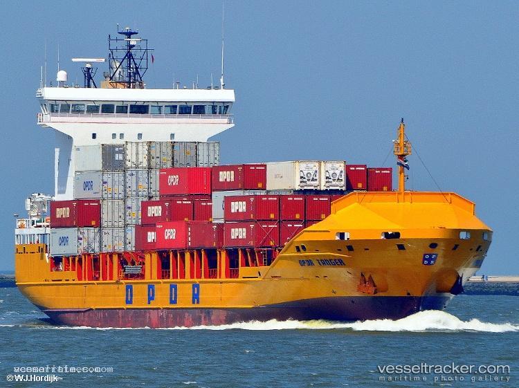 Ef-Ava - Container Ship vessel registered in Portugal
