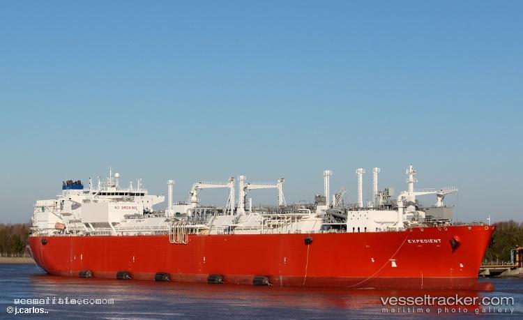 Expedient - Fsru Tanker vessel registered in Marshall Islands