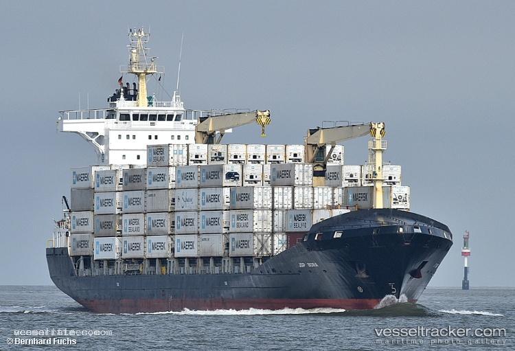 Iremos - Container Ship vessel registered in Antigua and Barbuda