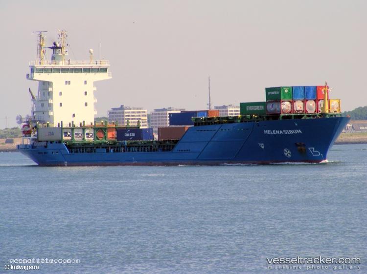 Lucy-Borchard - Container Ship vessel registered in Antigua and Barbuda