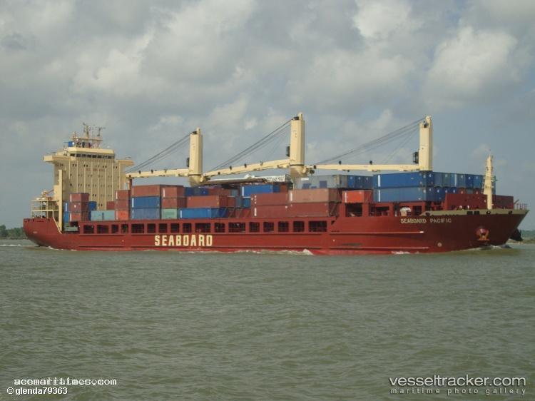 Aal-Genoa - Multi Purpose Carrier vessel registered in Cyprus