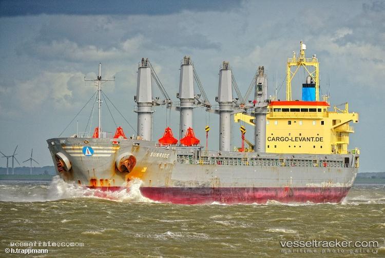 Lucky-Finder - General Cargo Ship vessel registered in Marshall Islands