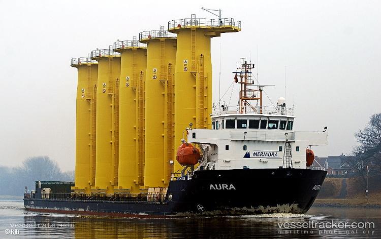 Aura - Heavy Load Carrier vessel registered in Finland