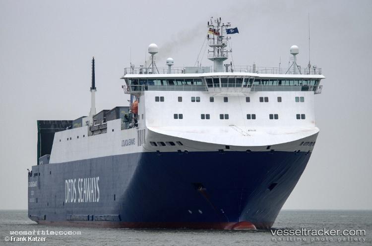 Jutlandia-Sea - Vehicles Carrier vessel registered in Sweden