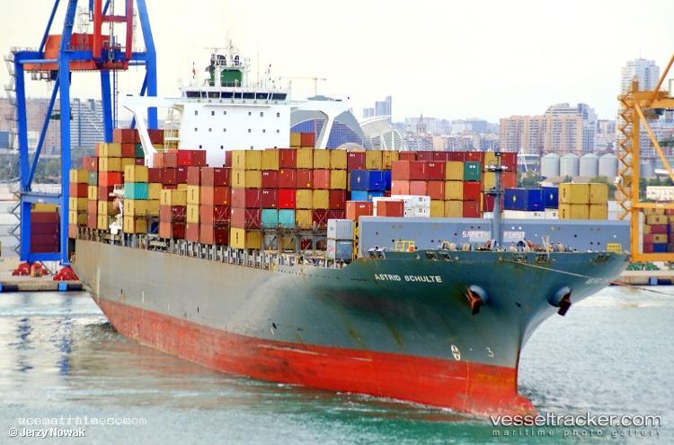 Wan-Hai-722 - Container Ship vessel registered in Singapore