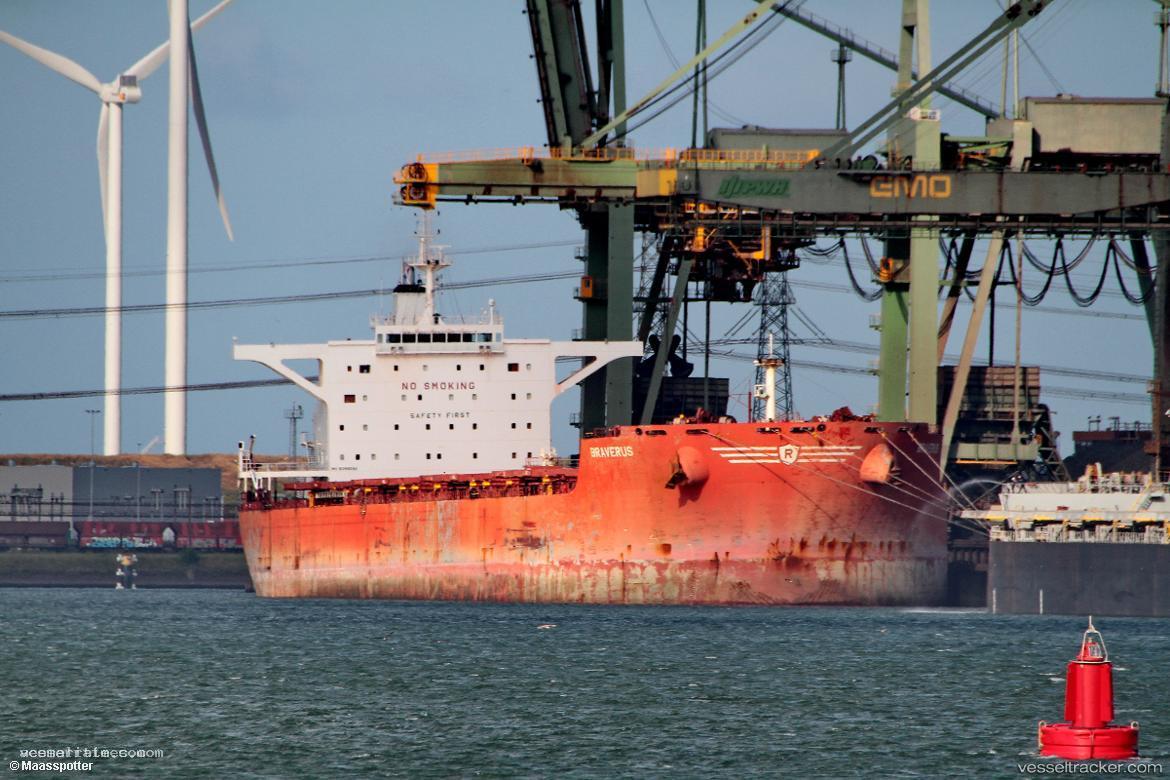 Hong-Deng - Bulk Carrier vessel registered in Panama