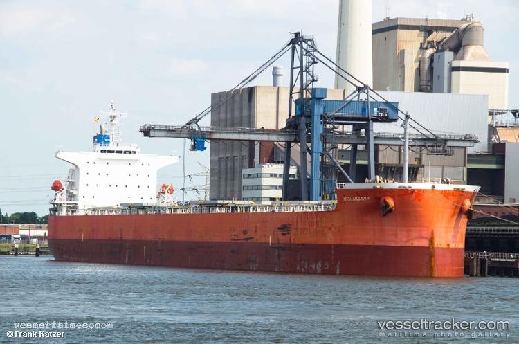 Star-Sky - Bulk Carrier vessel registered in Liberia