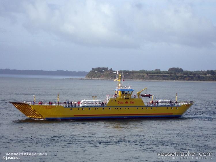 Cruz-Del-Sur-Ii - Passenger Ro Ro Cargo Ship vessel registered in Chile