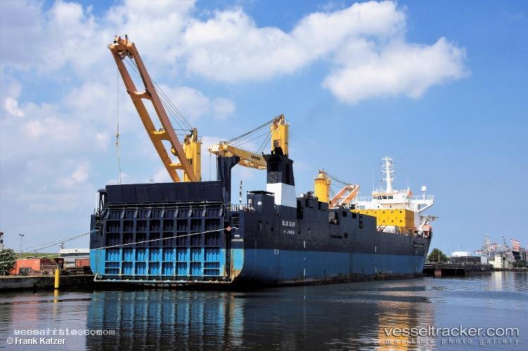 Mexican-Giant - Heavy Load Carrier vessel registered in Mexico