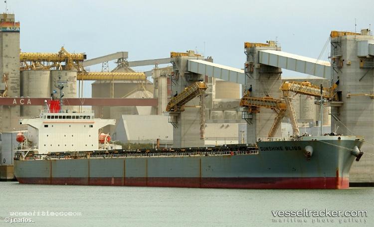Sunshine-Bliss - Bulk Carrier vessel registered in Singapore