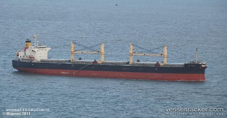 Em-Sapphire - Bulk Carrier vessel registered in Panama