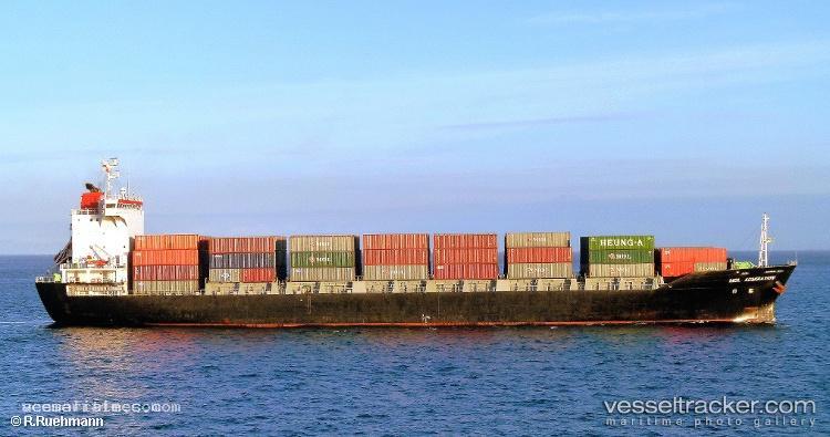 Kharis-Heritage - Container Ship vessel registered in South Korea