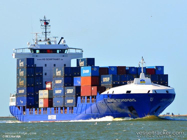 Carlota-B - Container Ship vessel registered in Portugal
