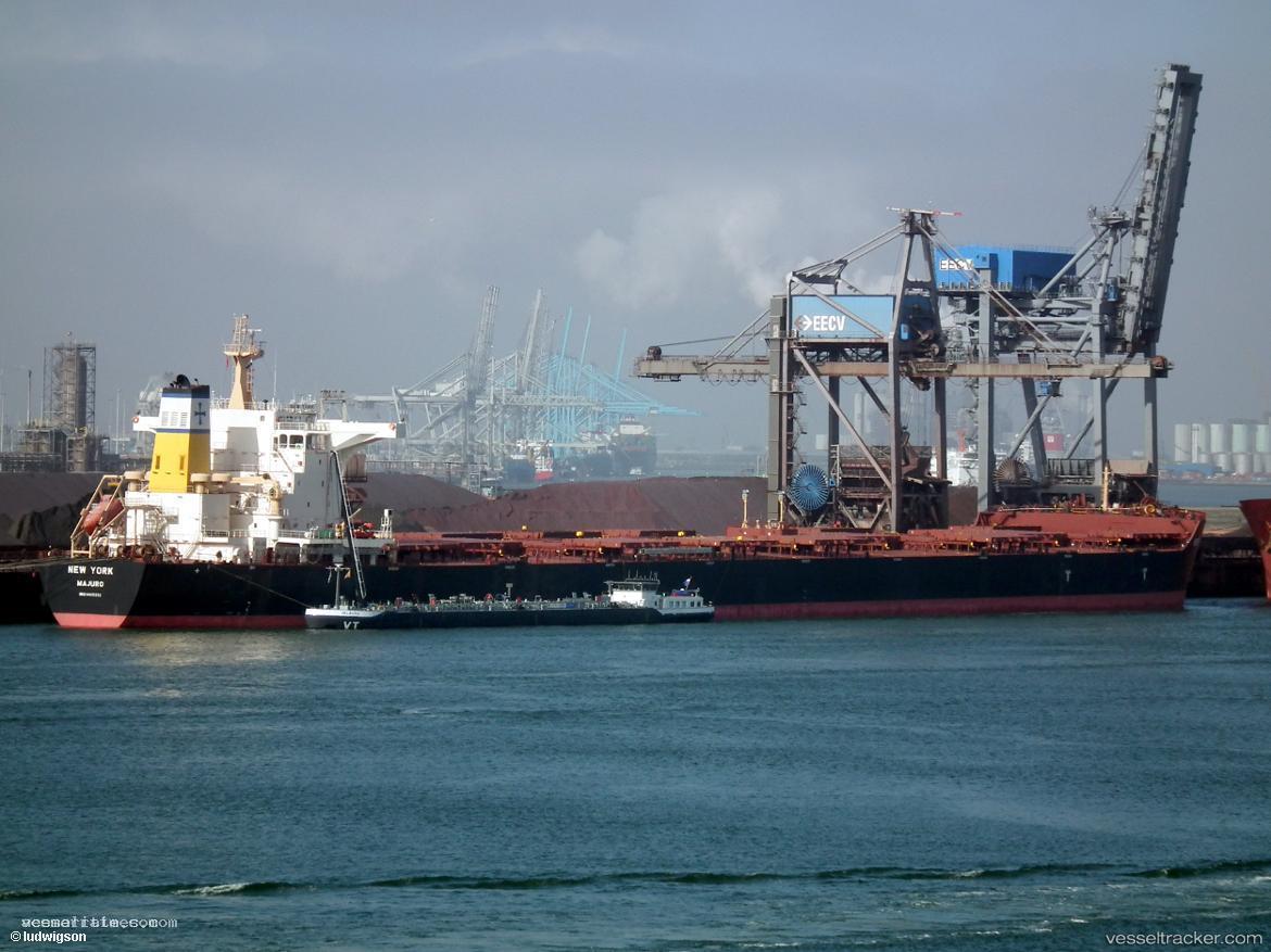 New-York - Bulk Carrier vessel registered in Marshall Islands