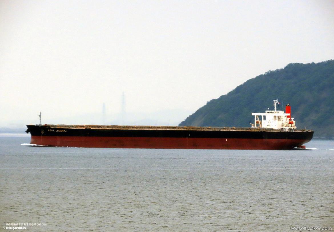 Xin-Hang - Ore Carrier vessel registered in Liberia