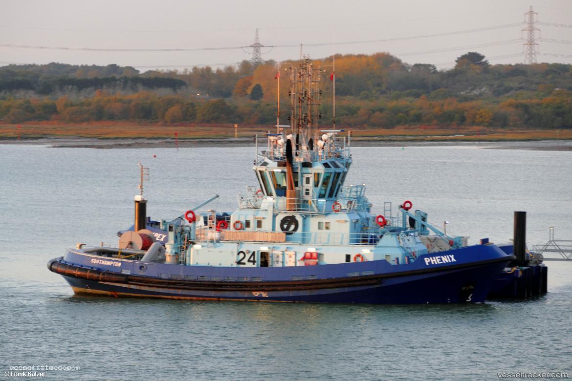 Phenix - Tug vessel registered in United Kingdom