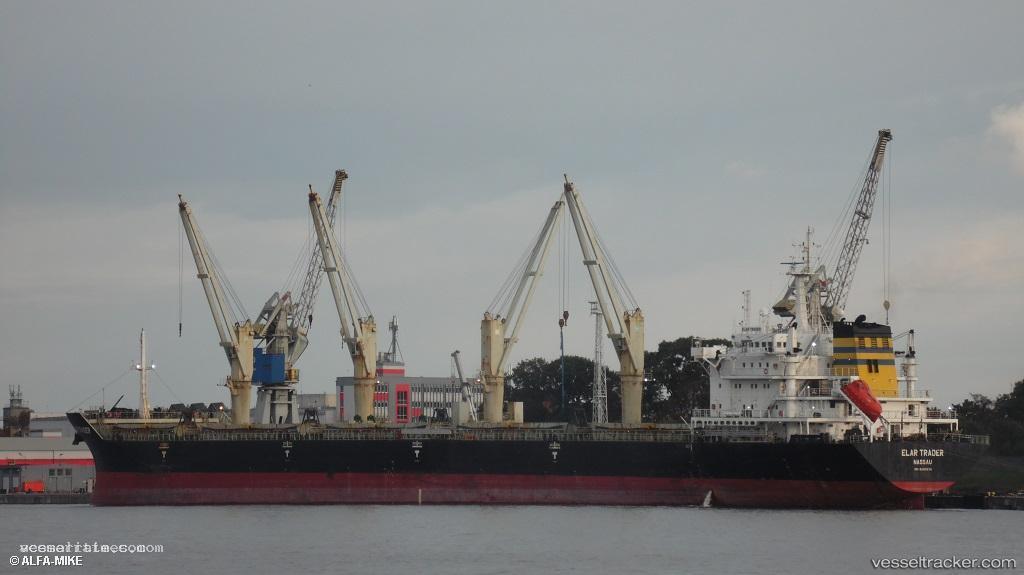 Elar-Trader - Bulk Carrier vessel registered in Bahamas