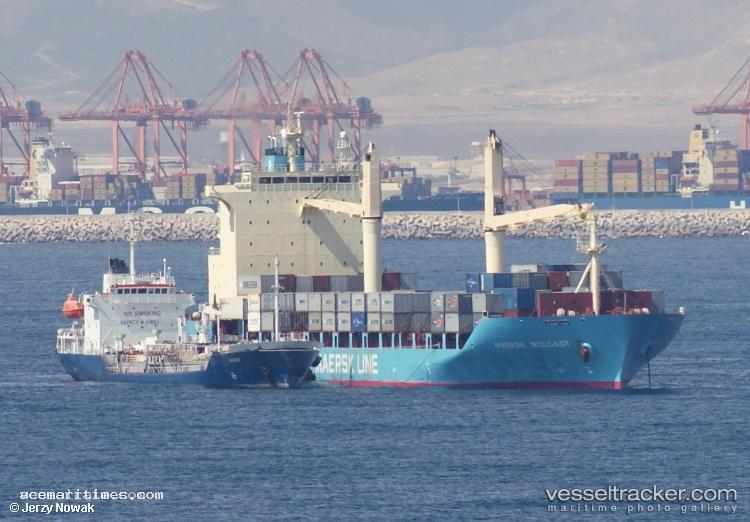 Capitaine-Tupaia - Container Ship vessel registered in Singapore