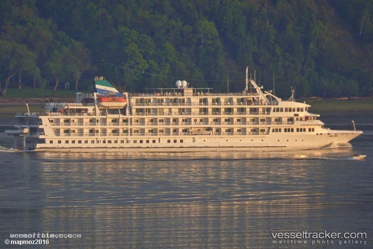 Pearl-Mist - Cruise Ship vessel registered in Marshall Islands