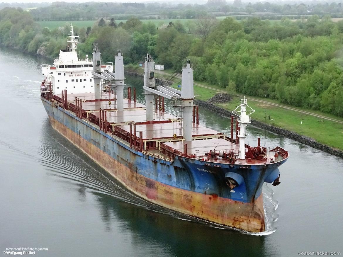Bam-Triton - Bulk Carrier vessel registered in Marshall Islands