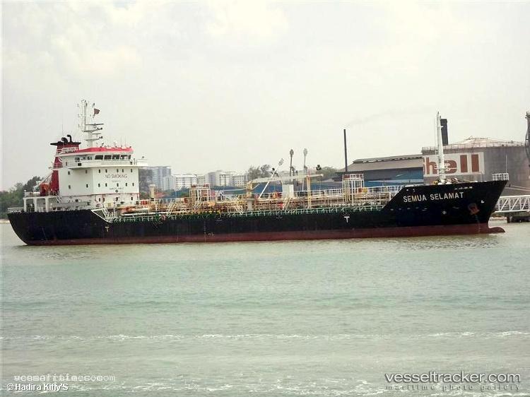 Es-Aspire - Oil Products Tanker vessel registered in Singapore
