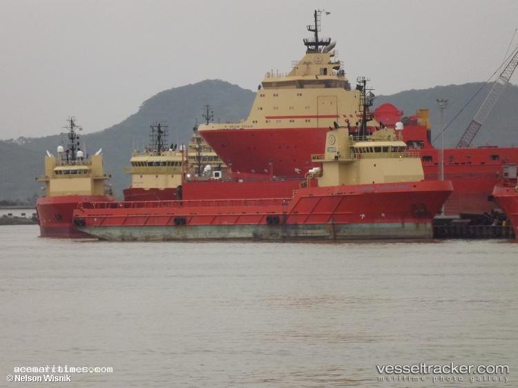 Campos-Commander - Offshore Tug Supply Ship vessel registered in Brazil