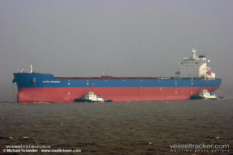 Xin-Hai-Tong-901 - Bulk Carrier vessel registered in Marshall Islands