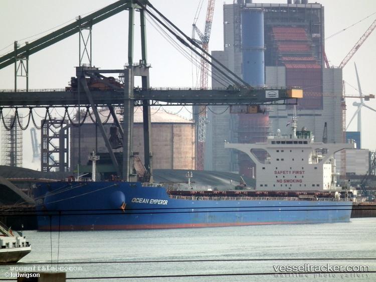 Ocean-Emperor - Bulk Carrier vessel registered in Hong Kong