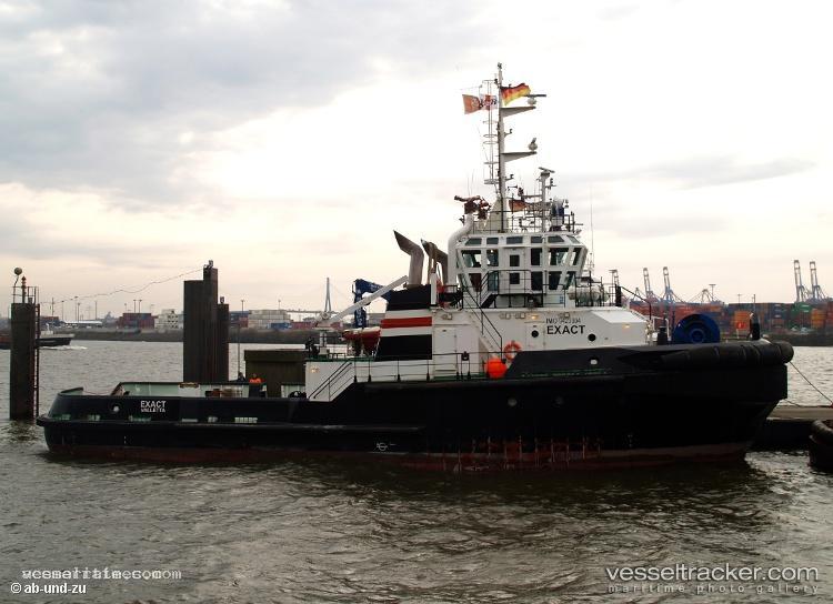 Davide - [tug.fire_fighting_tug] vessel registered in Italy